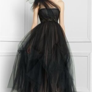 Elegant Black One-Shoulder Evening Gown